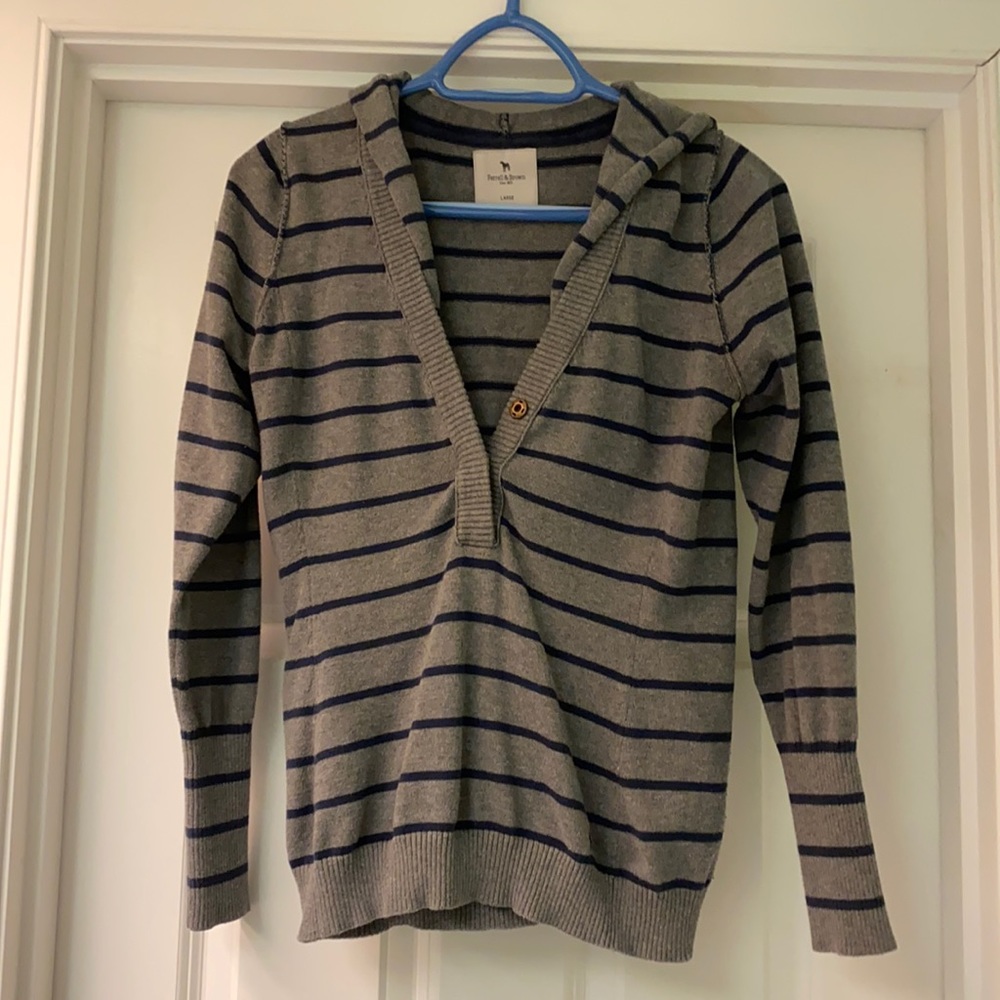 Long sleeve sweater top with hood